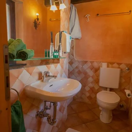 Tenuta Le Rose - Pool Monferrato *